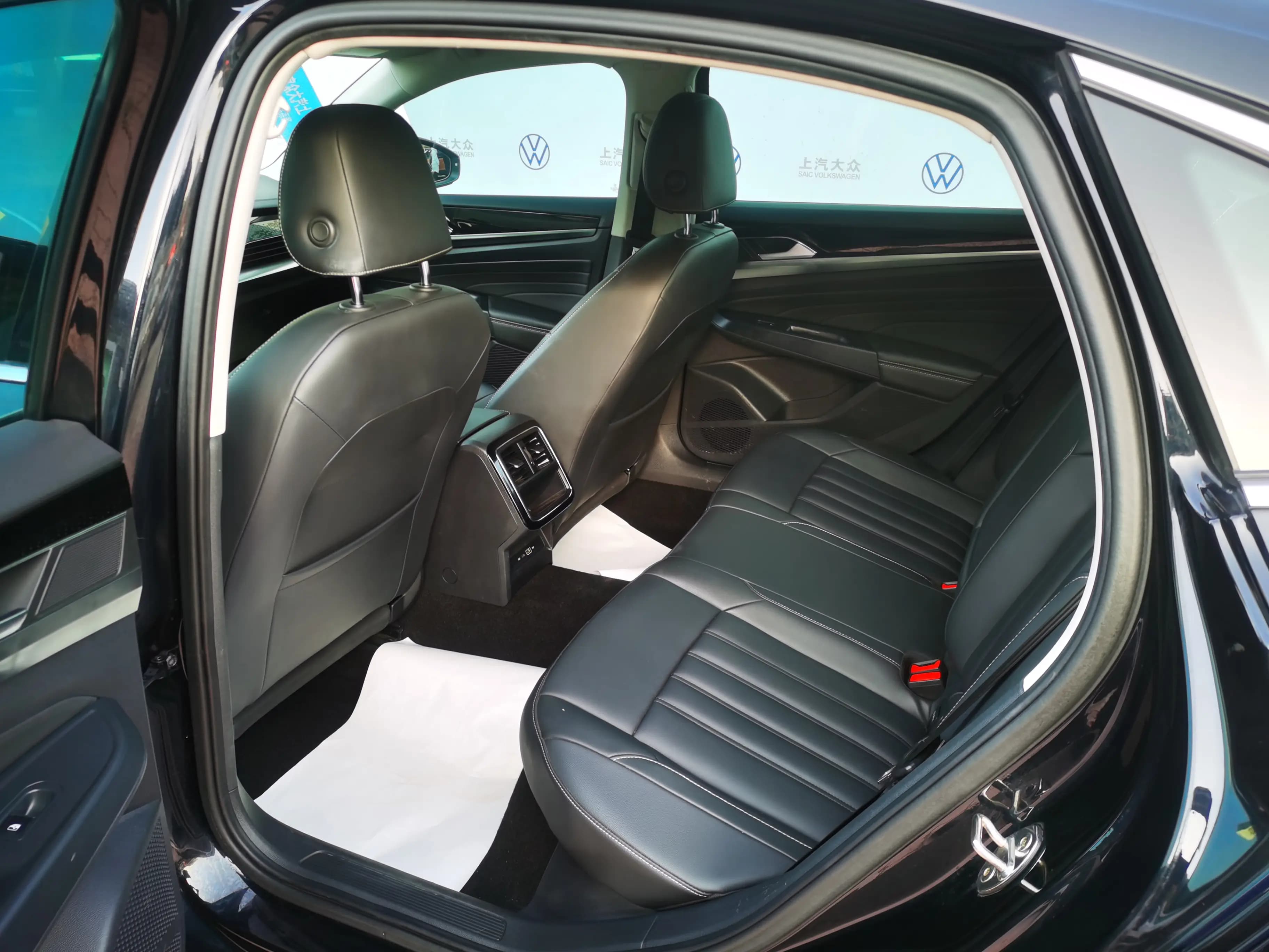 Volkswagen Passat 2023 г. 81902 км. — фото 11