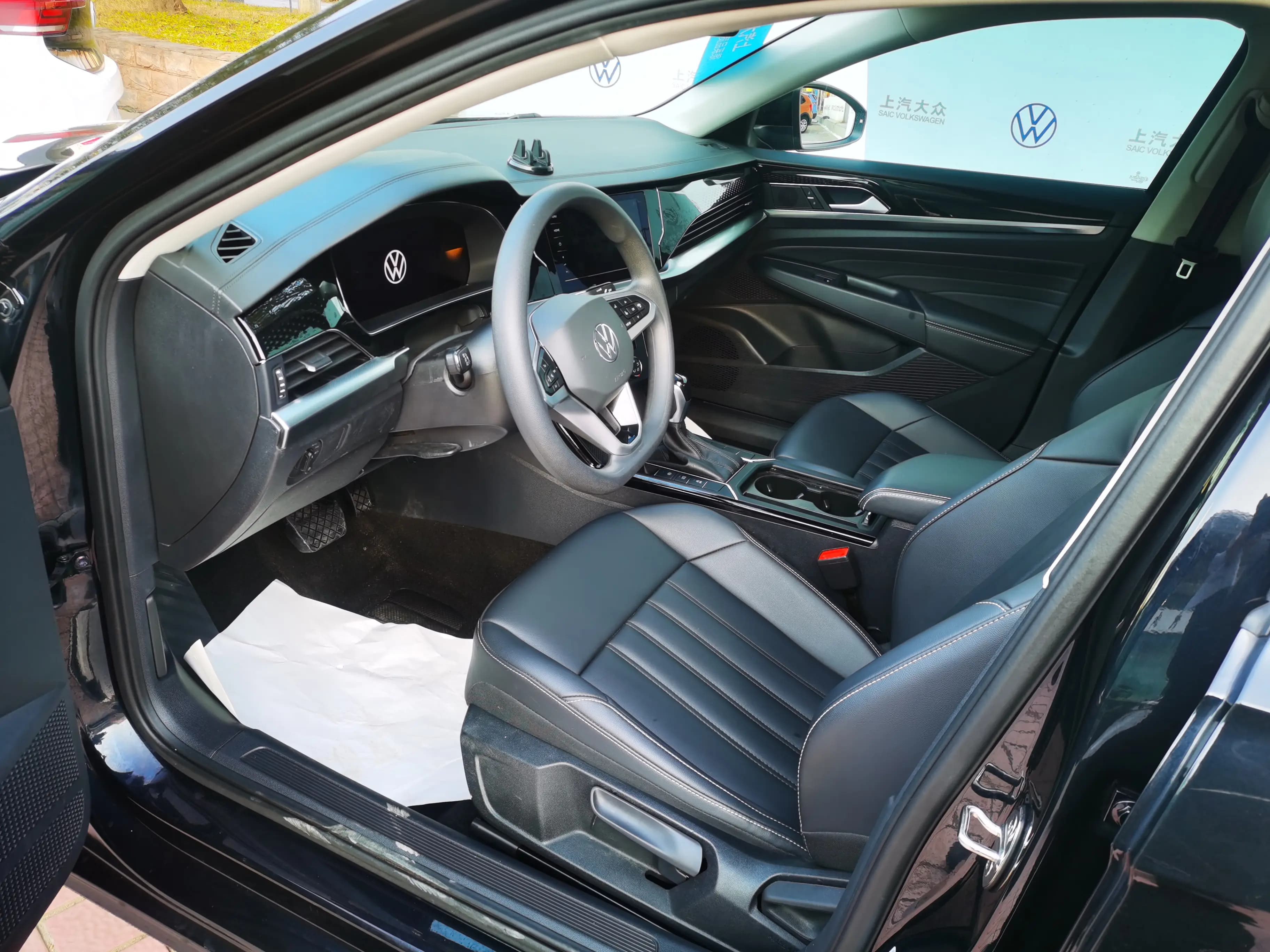 Volkswagen Passat 2023 г. 81902 км. — фото 10