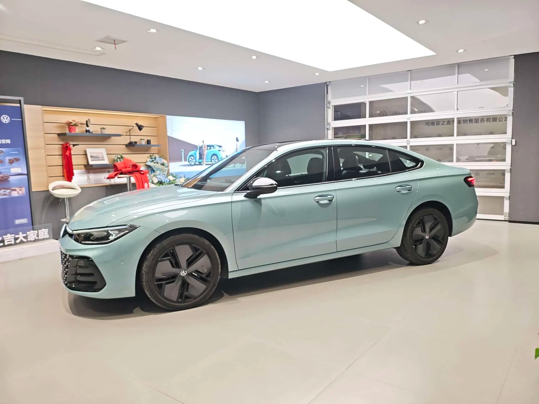 Volkswagen Passat 2024 г. 3103 км. — фото 3