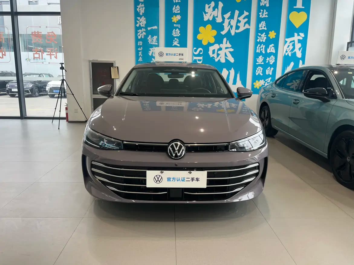 Volkswagen Passat 2025 г. 16105 км. — фото 2