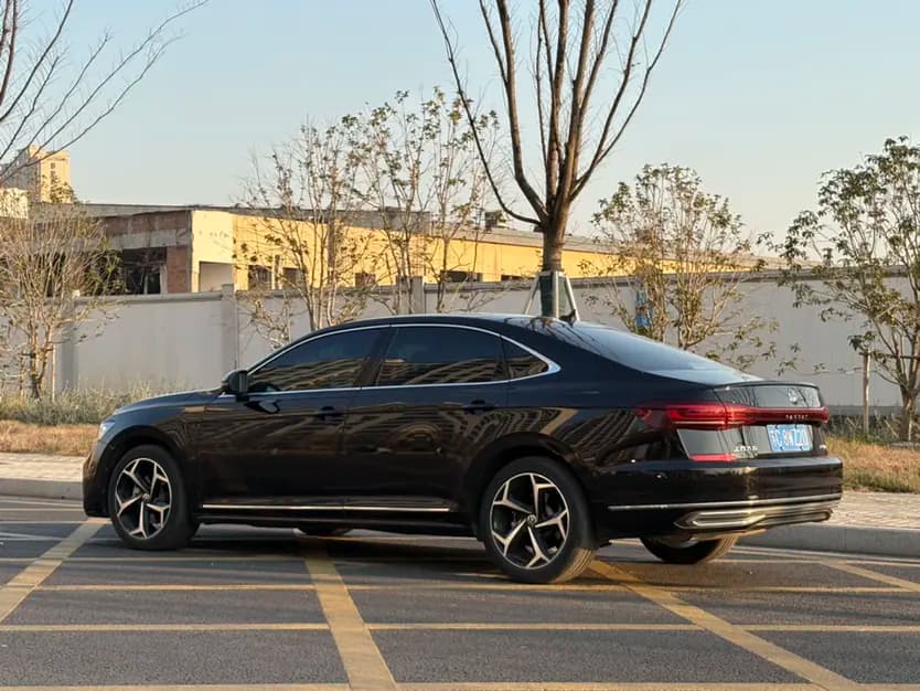 Volkswagen Passat 2024 г. 32107 км. — фото 2