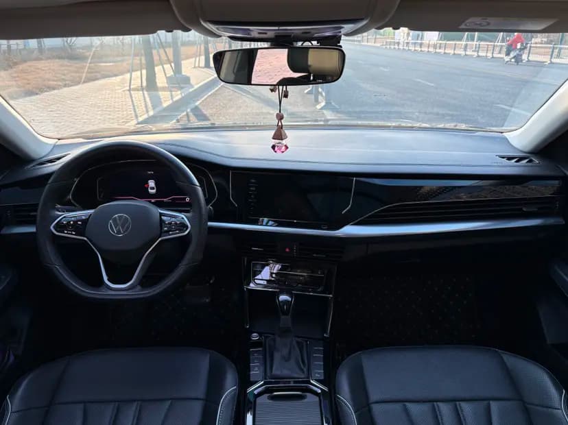Volkswagen Passat 2024 г. 32107 км. — фото 4