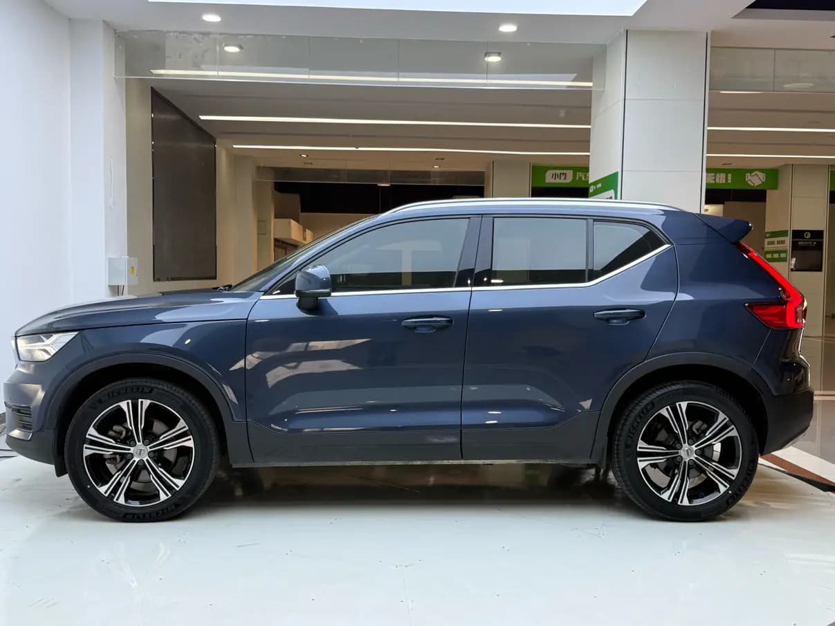 Volvo XC40 2022 г. 55071 км. — фото 4