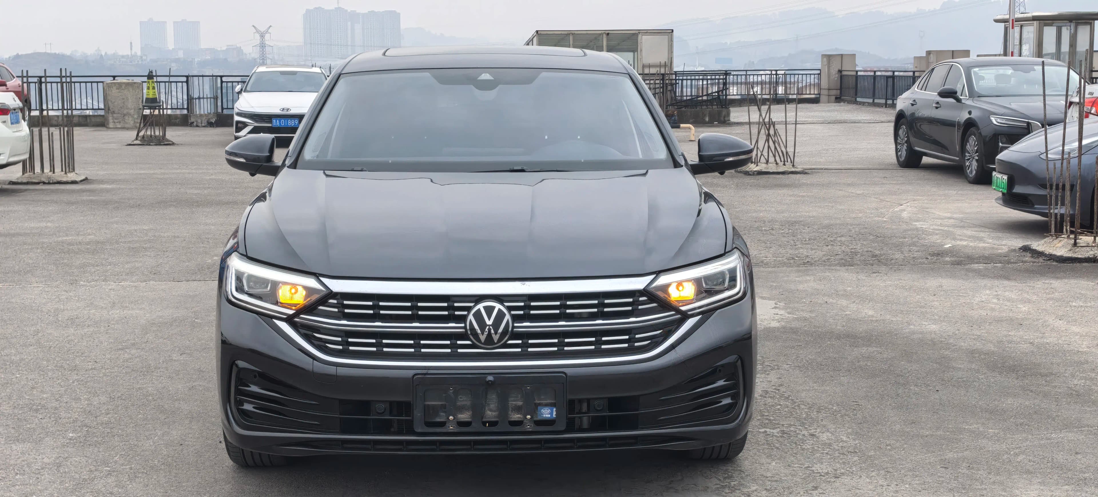 Volkswagen Sagitar 2023 г. 35039 км. — фото 2