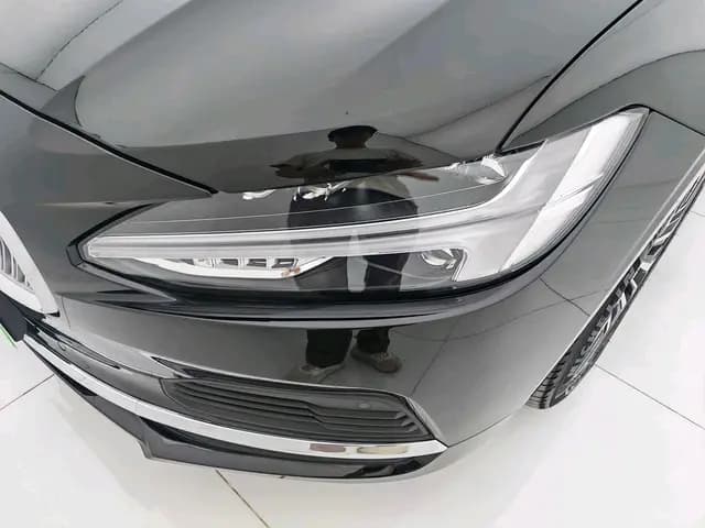 Volvo S90 PHEV 2024 г. 9908 км. — фото 12