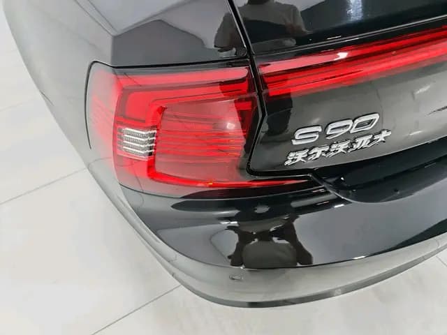 Volvo S90 PHEV 2024 г. 9908 км. — фото 13