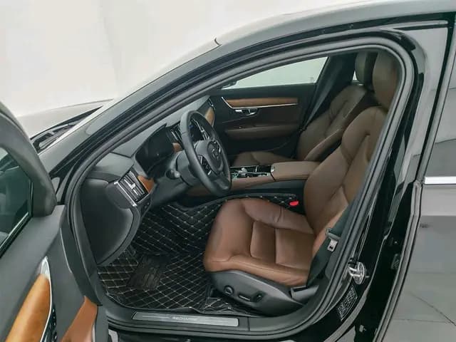 Volvo S90 PHEV 2024 г. 9908 км. — фото 17
