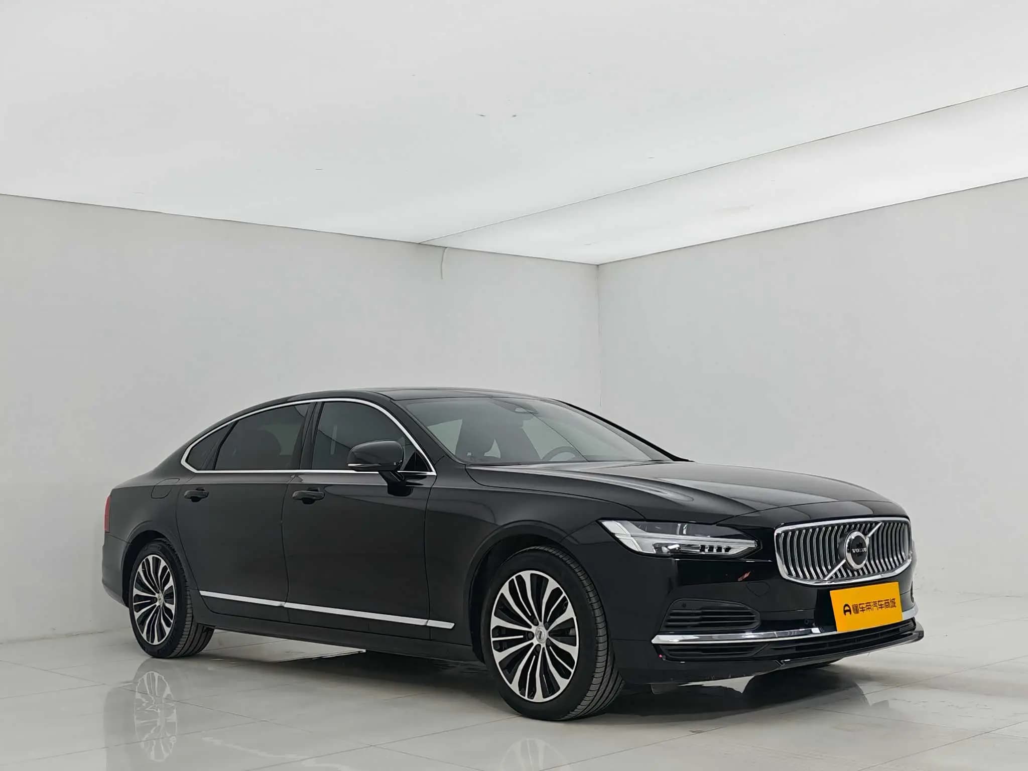 Volvo S90 PHEV 2024 г. 9908 км. — фото 3