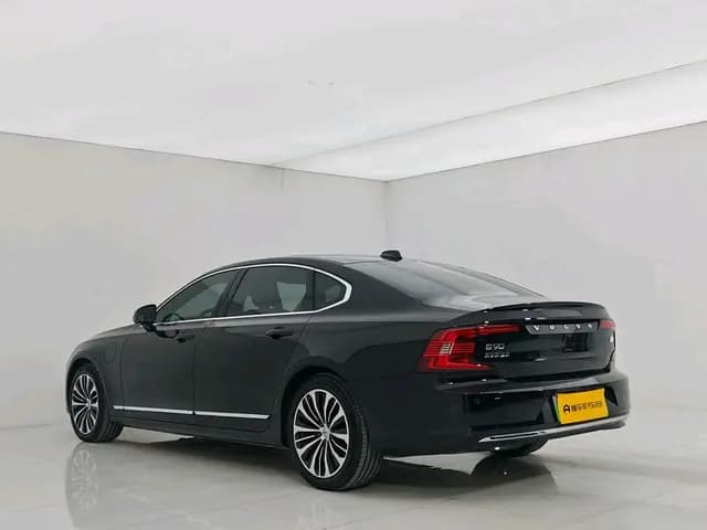 Volvo S90 PHEV 2024 г. 9908 км. — фото 5