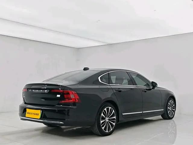 Volvo S90 PHEV 2024 г. 9908 км. — фото 7
