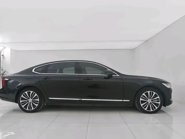 Volvo S90 PHEV 2024 г. 9908 км. — фото 8