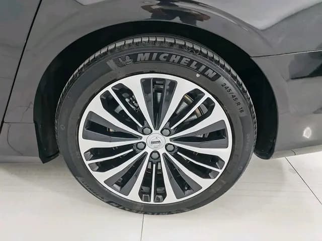 Volvo S90 PHEV 2024 г. 9908 км. — фото 9