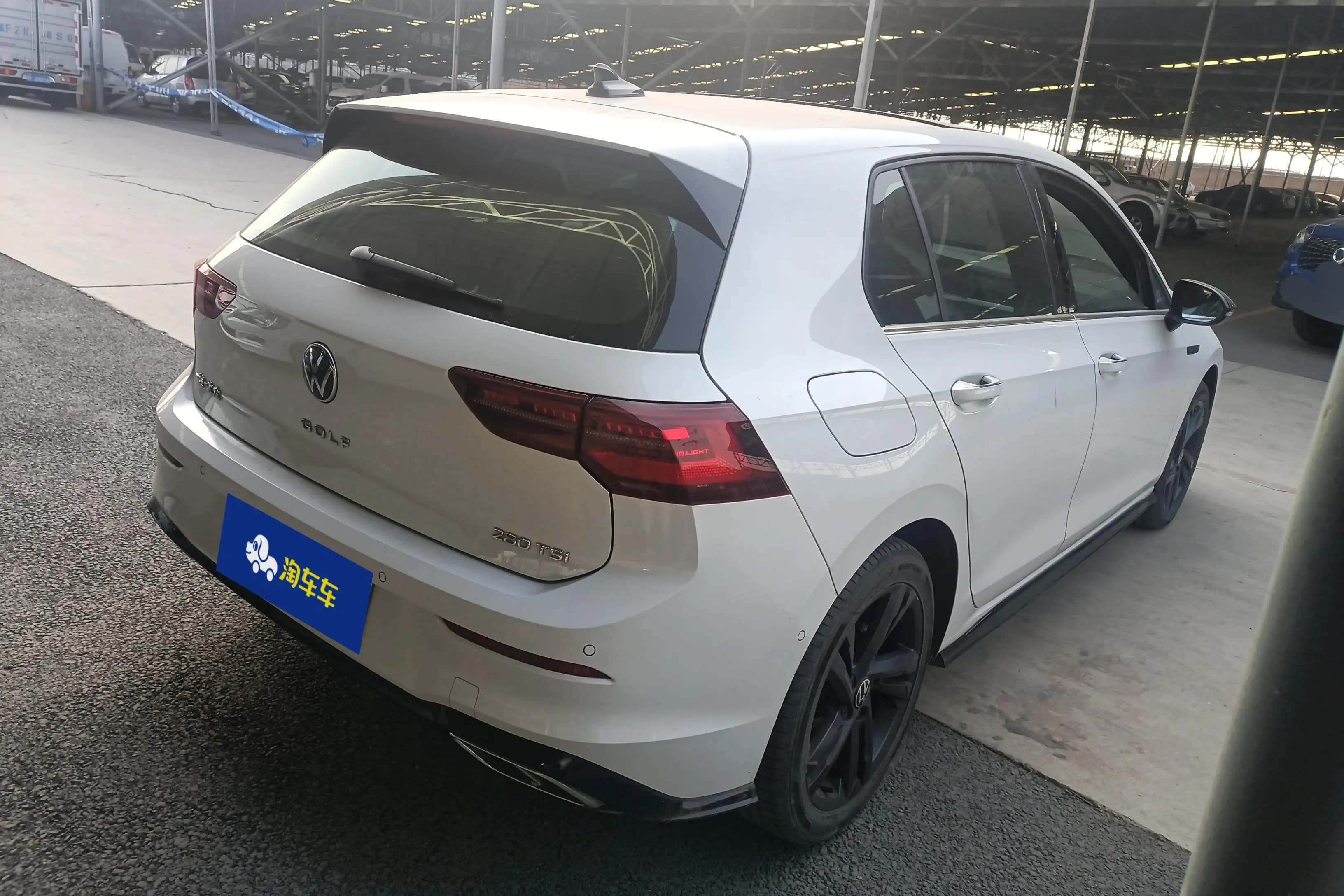 Volkswagen Golf 2023 г. 34200 км. — фото 2