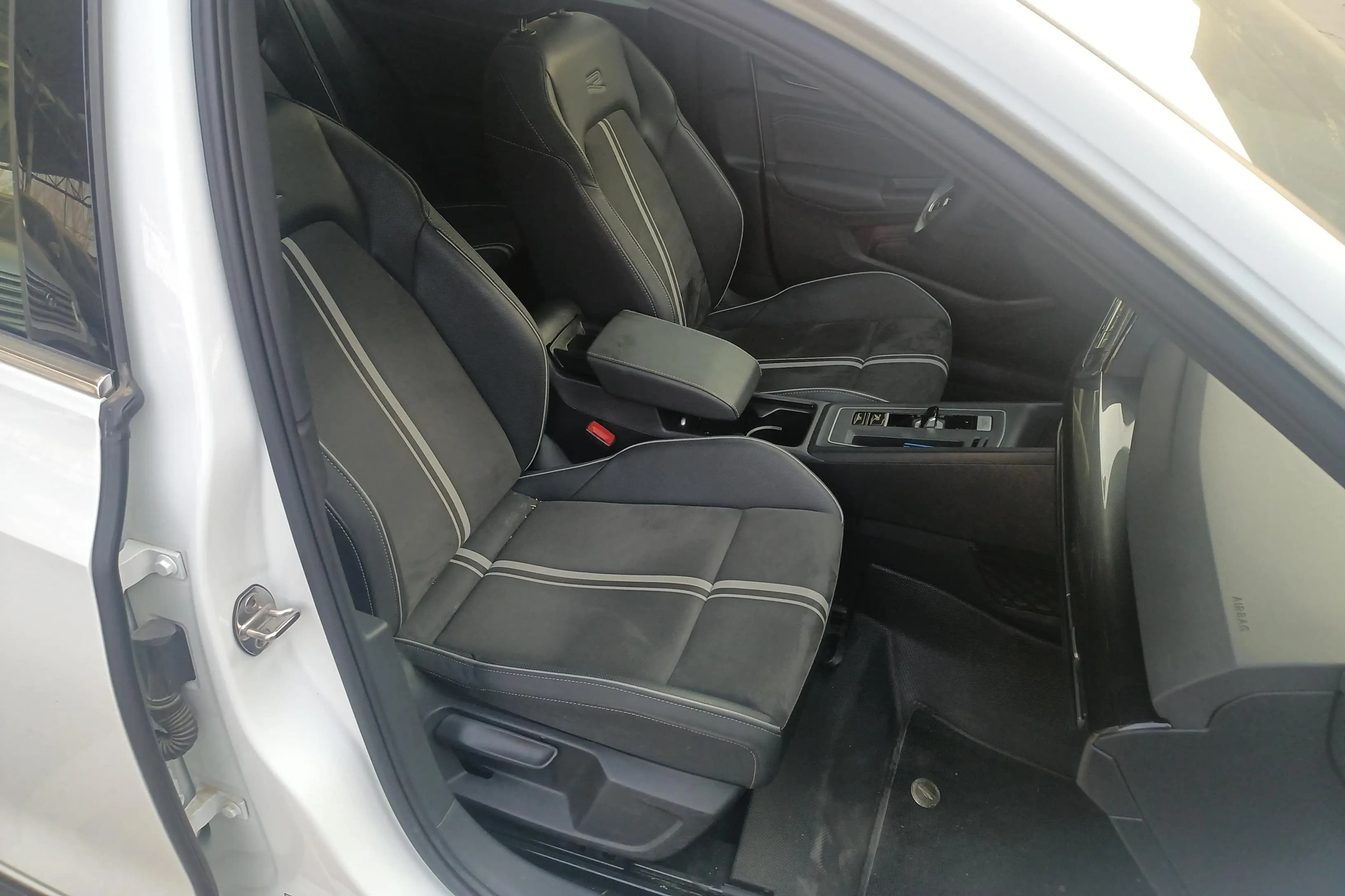 Volkswagen Golf 2023 г. 34200 км. — фото 13