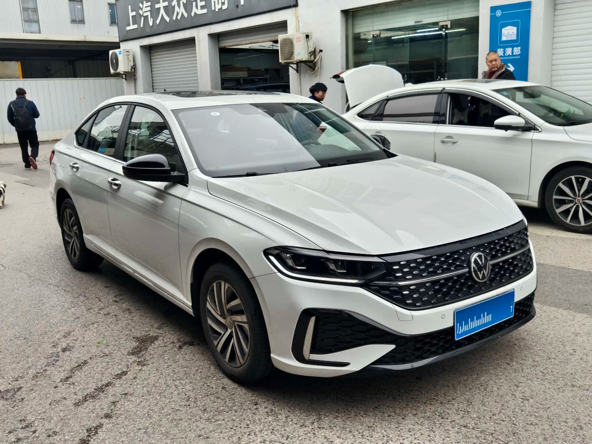 Volkswagen Lavida 2024 г. 2149 км. — фото 2