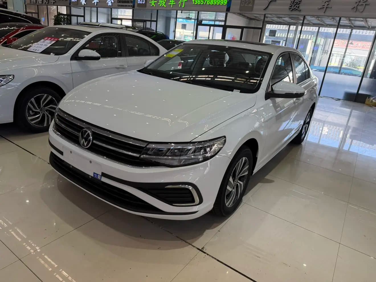 Volkswagen Bora 2025 г. 237 км.