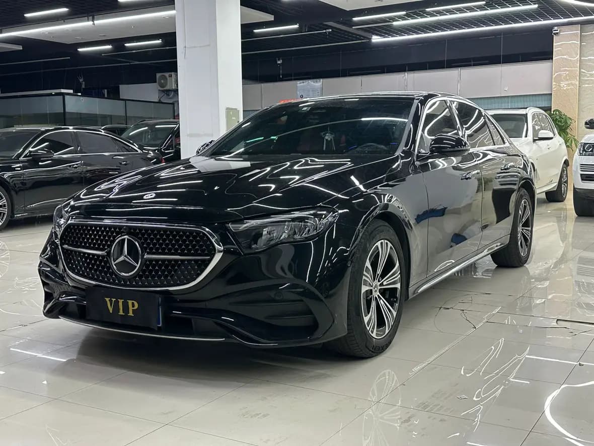 Mercedes-Benz E-Class 2024 г. 26412 км.