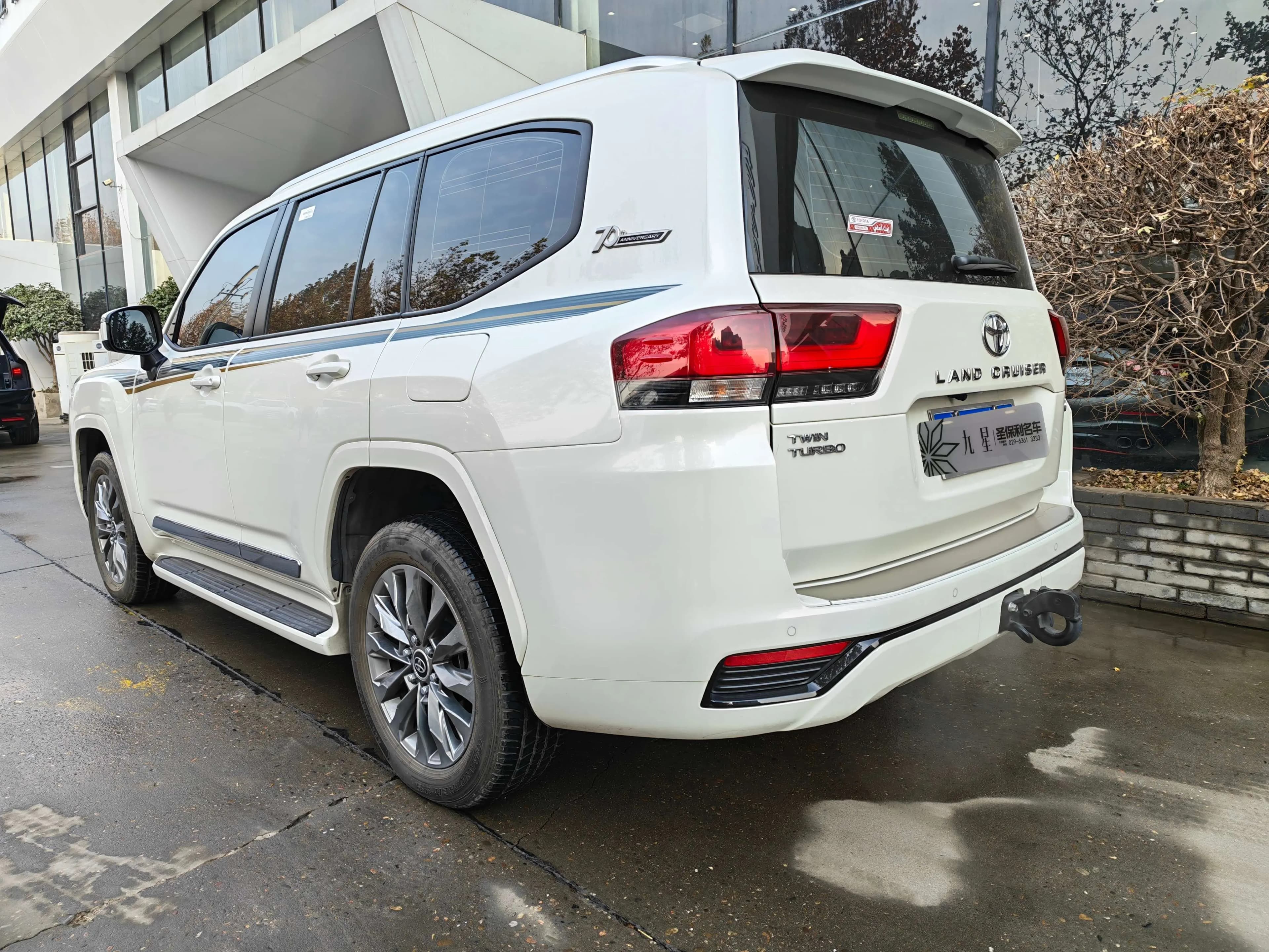 Toyota Land Cruiser 2023 г. 38997 км. — фото 3