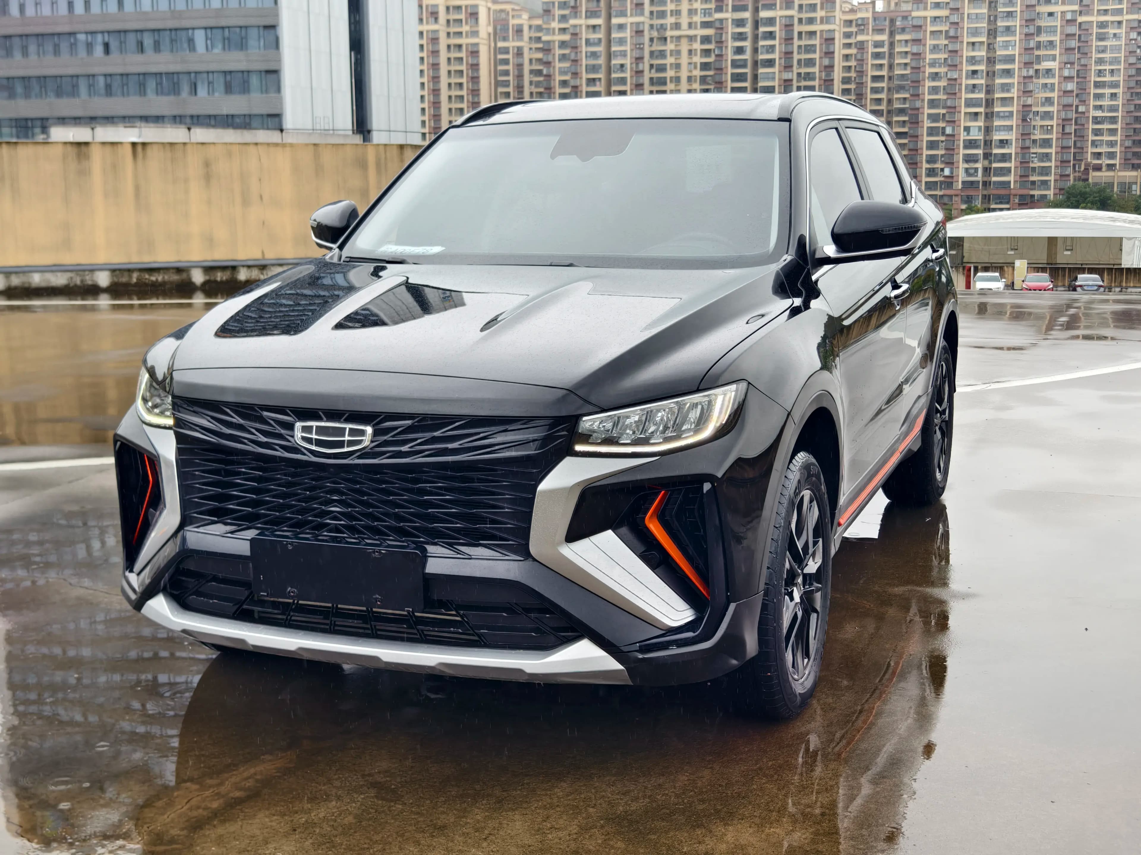 Geely Atlas 2022 г. 28015 км.