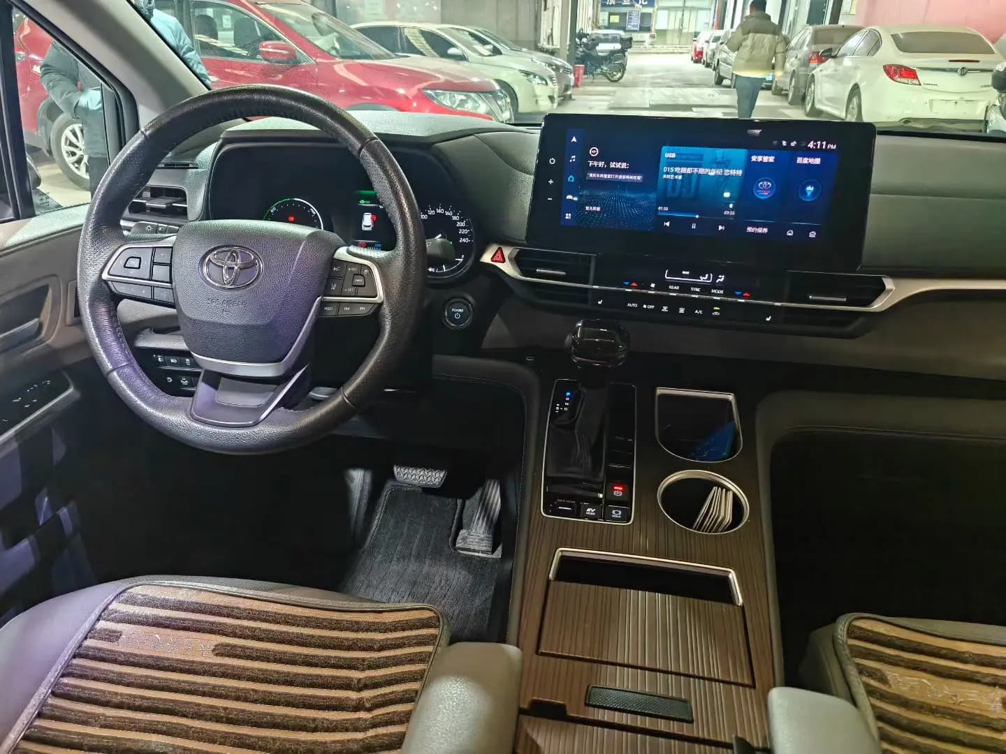 Toyota Granvia 2024 г. 23080 км. — фото 7