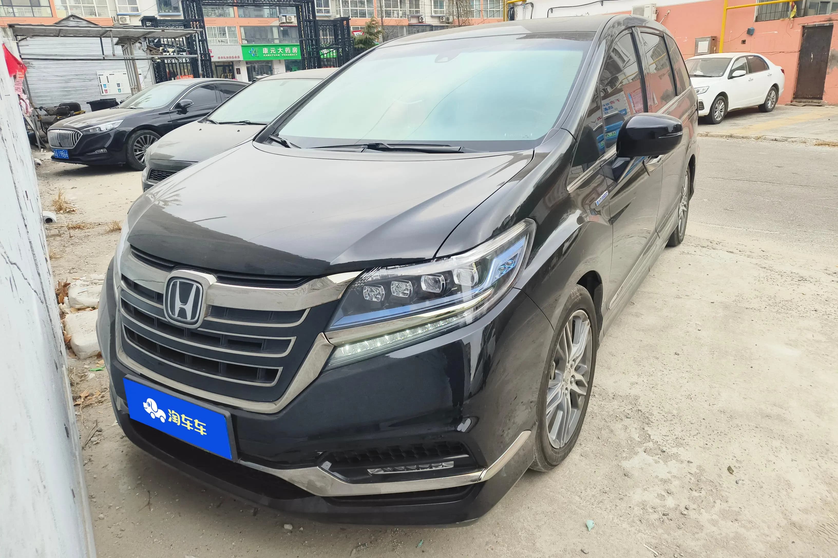 Honda Elysion 2021 г. 87888 км. — фото 10