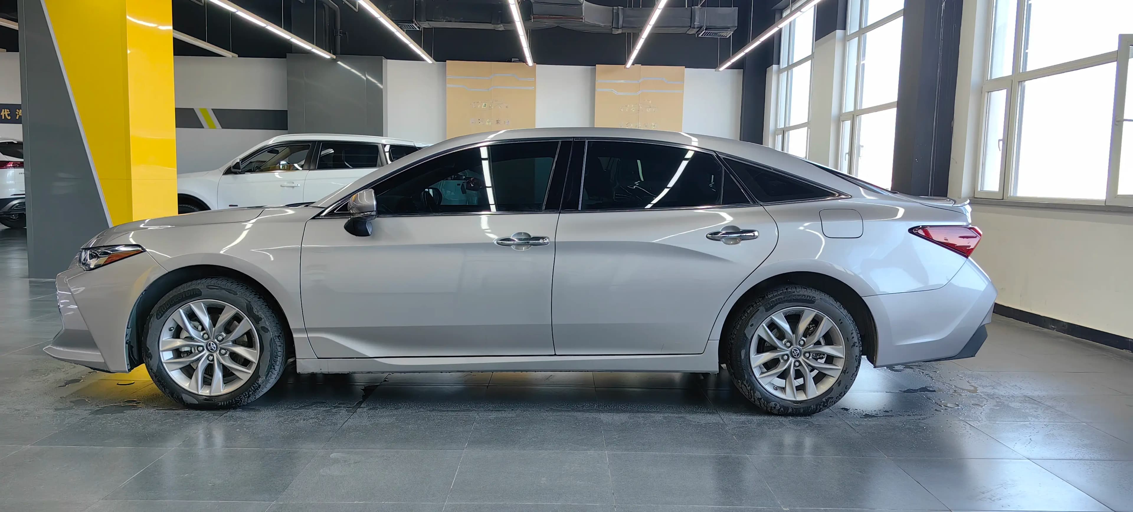 Toyota Avalon 2022 г. 40131 км. — фото 3