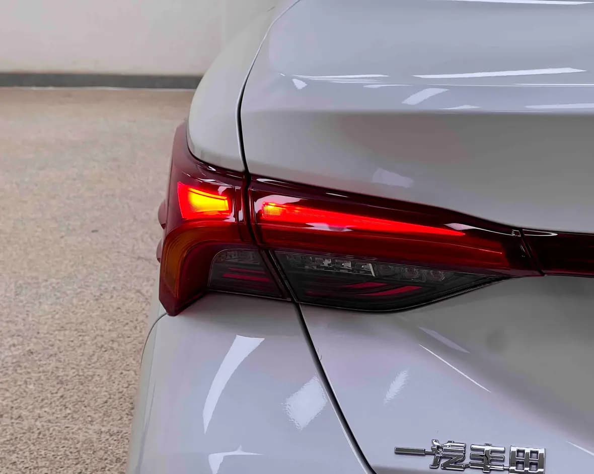 Toyota Avalon 2022 г. 68132 км. — фото 12