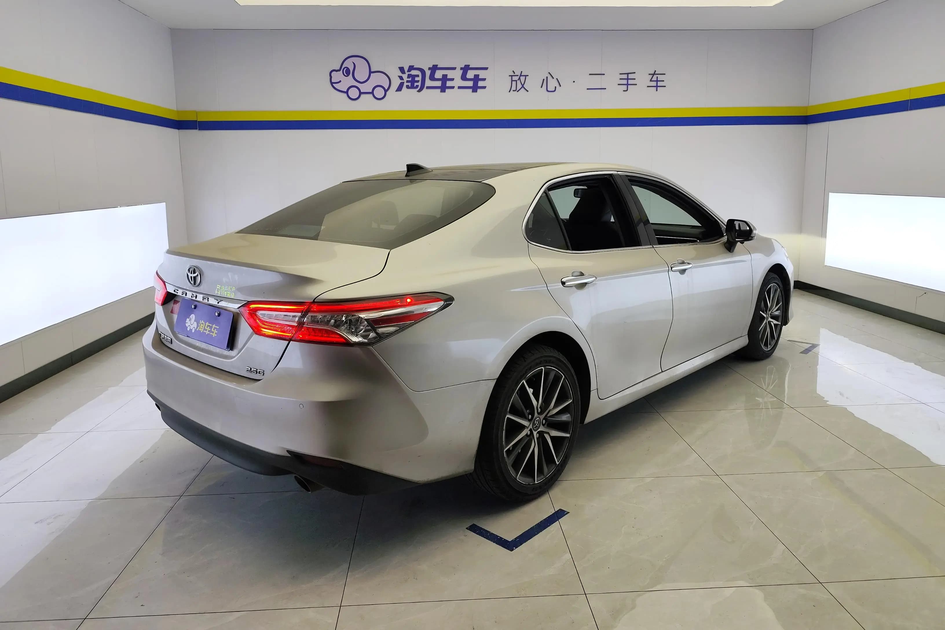 Toyota Camry 2021 г. 73200 км. — фото 3