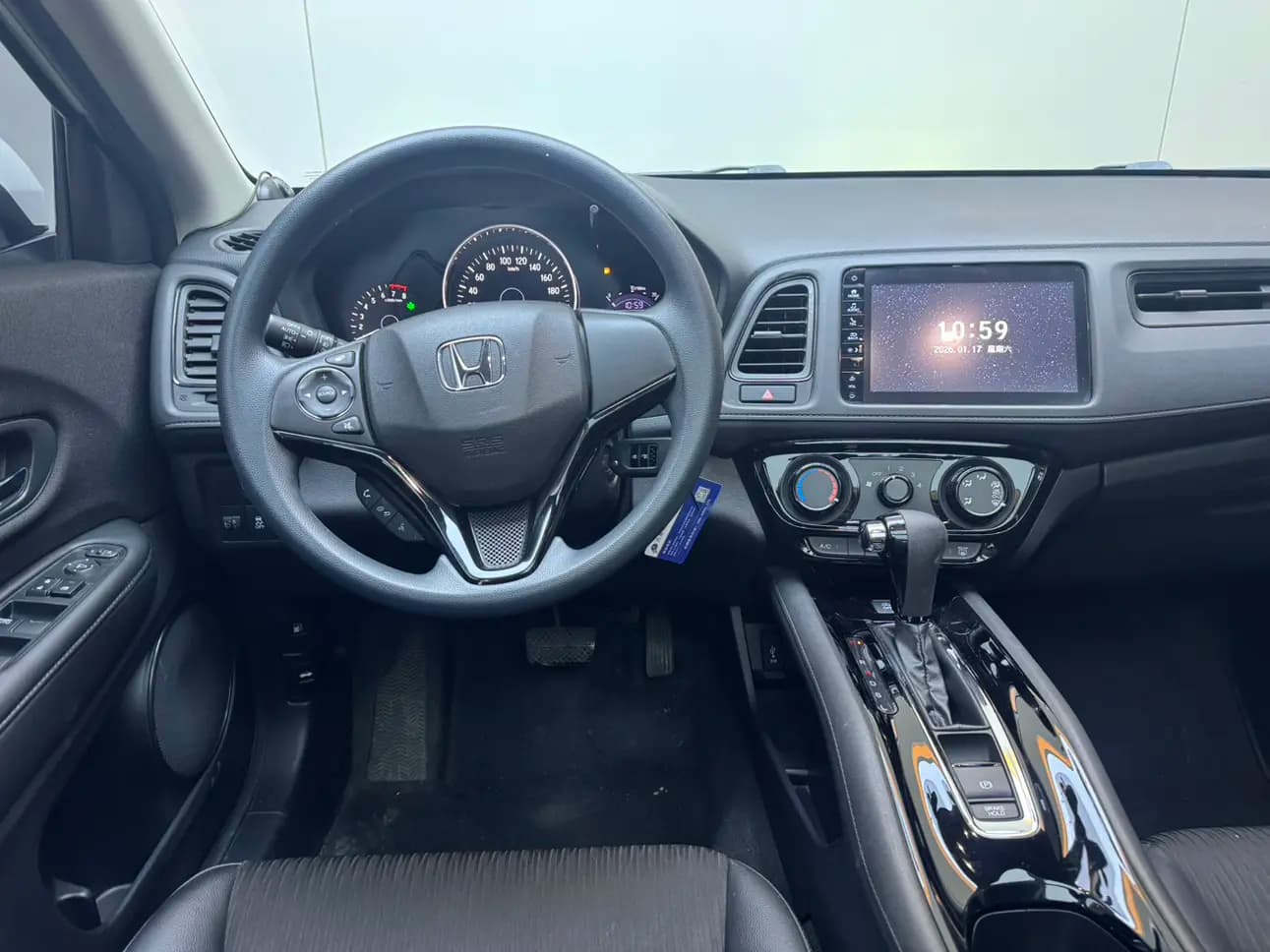 Honda Vezel 2021 г. 39106 км. — фото 12