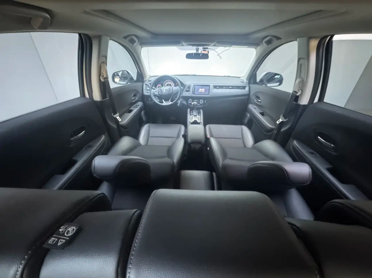 Honda Vezel 2021 г. 39106 км. — фото 8