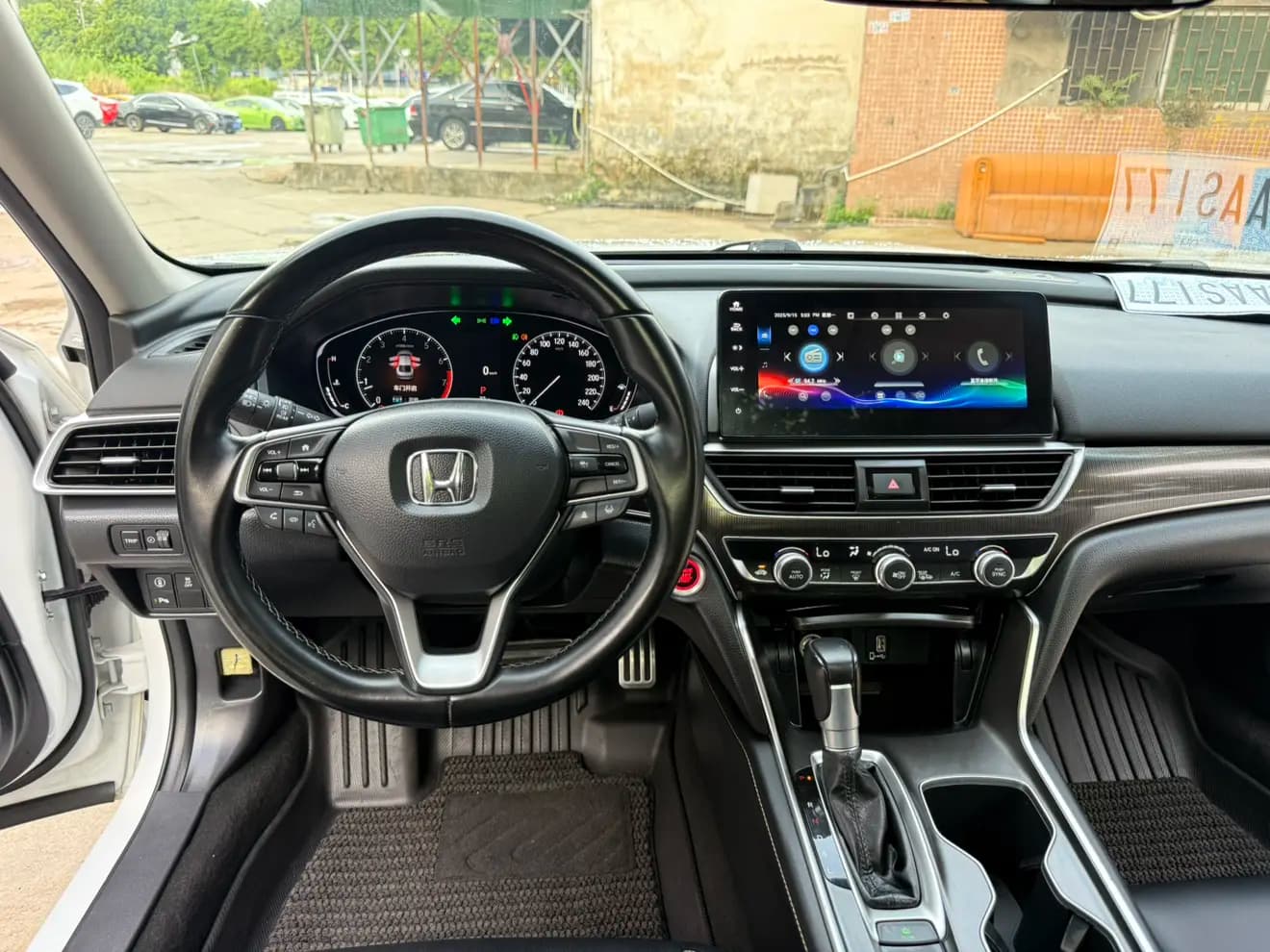 Honda Accord 2023 г. 38097 км. — фото 9