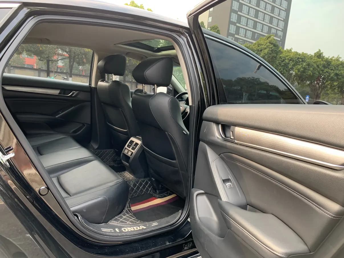 Honda Accord 2022 г. 45085 км. — фото 12