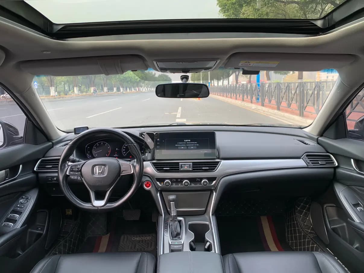 Honda Accord 2022 г. 45085 км. — фото 23
