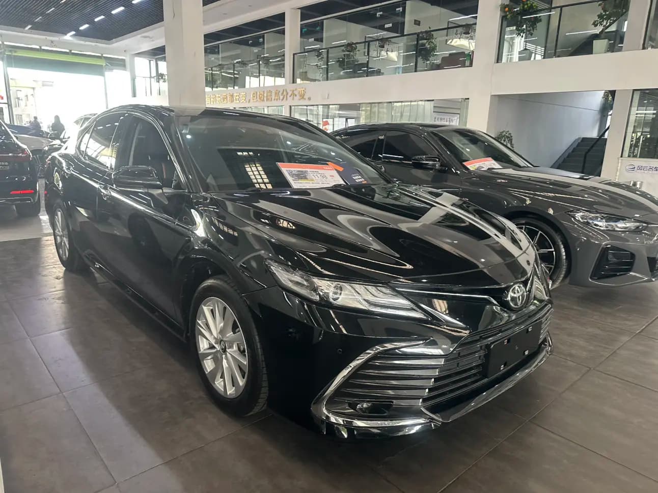 Toyota Camry 2022 г. 24802 км. — фото 3