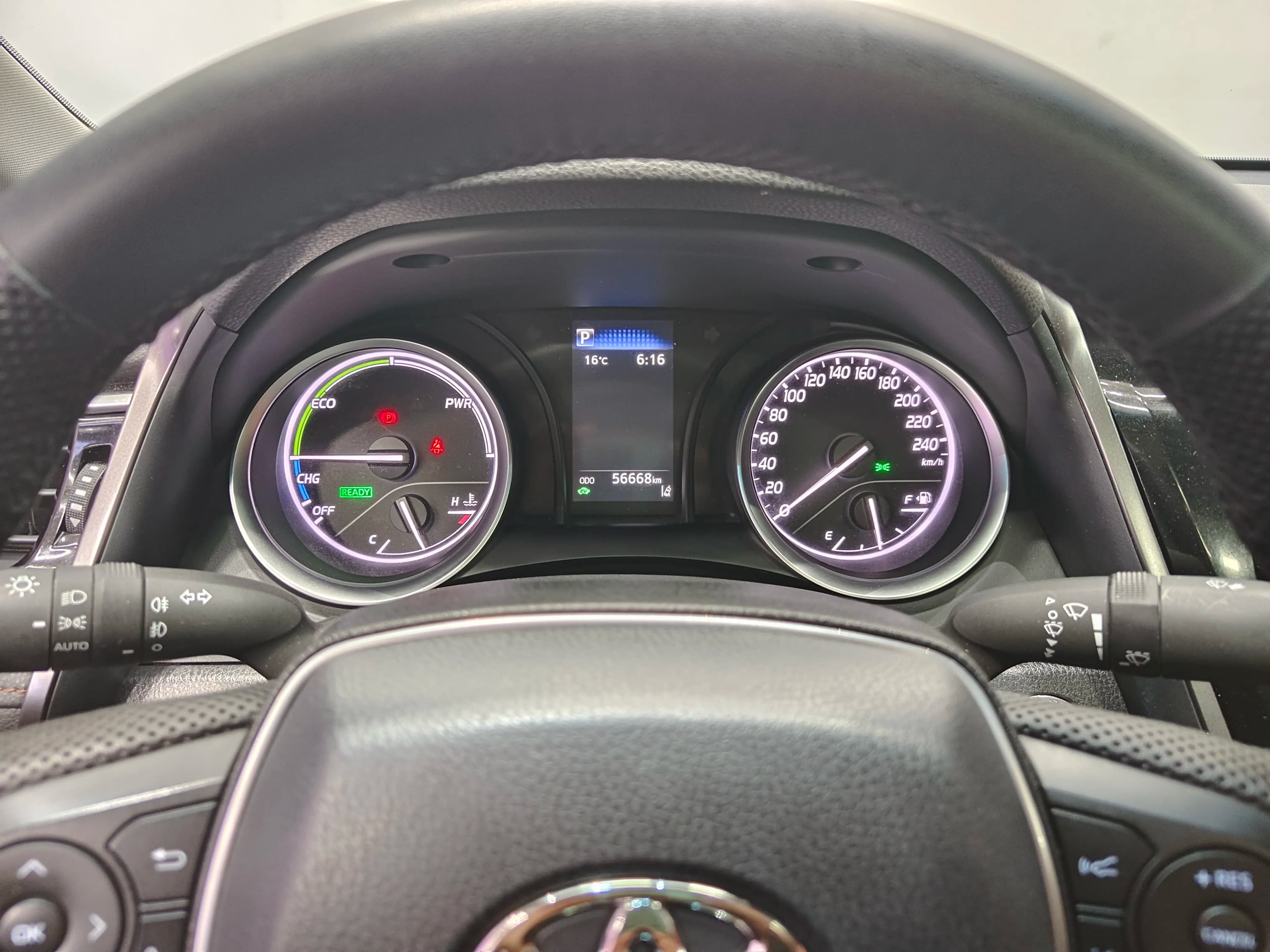Toyota Camry 2023 г. 56103 км. — фото 14