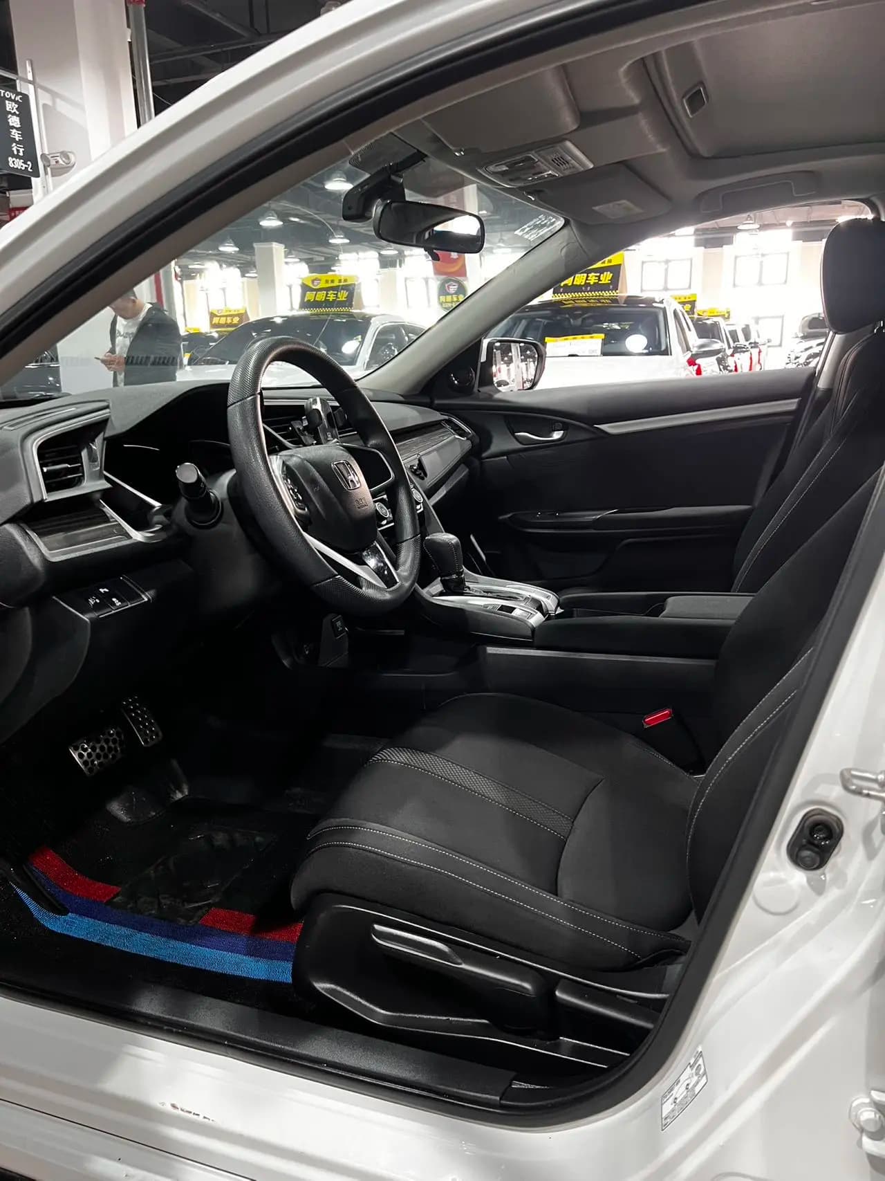 Honda Civic 2022 г. 28000 км. — фото 11