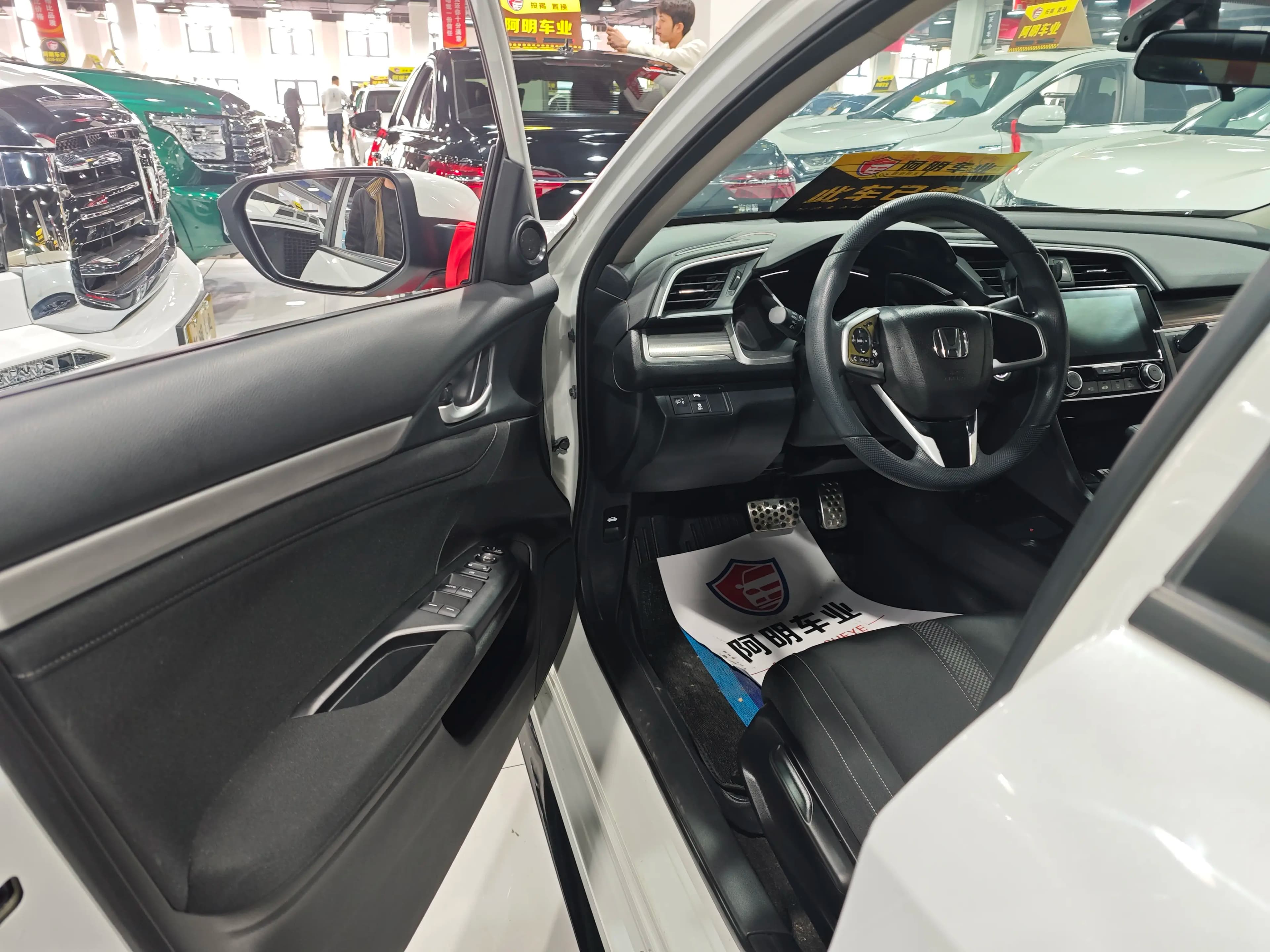 Honda Civic 2022 г. 28000 км. — фото 17