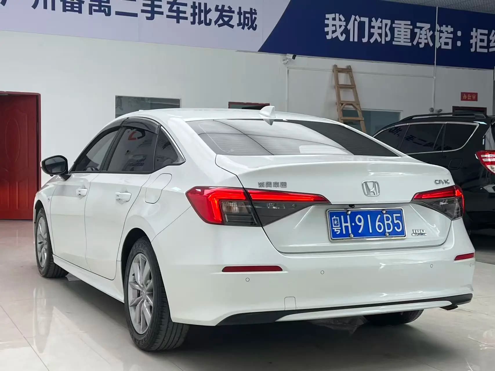 Honda Civic 2022 г. 53200 км. — фото 4