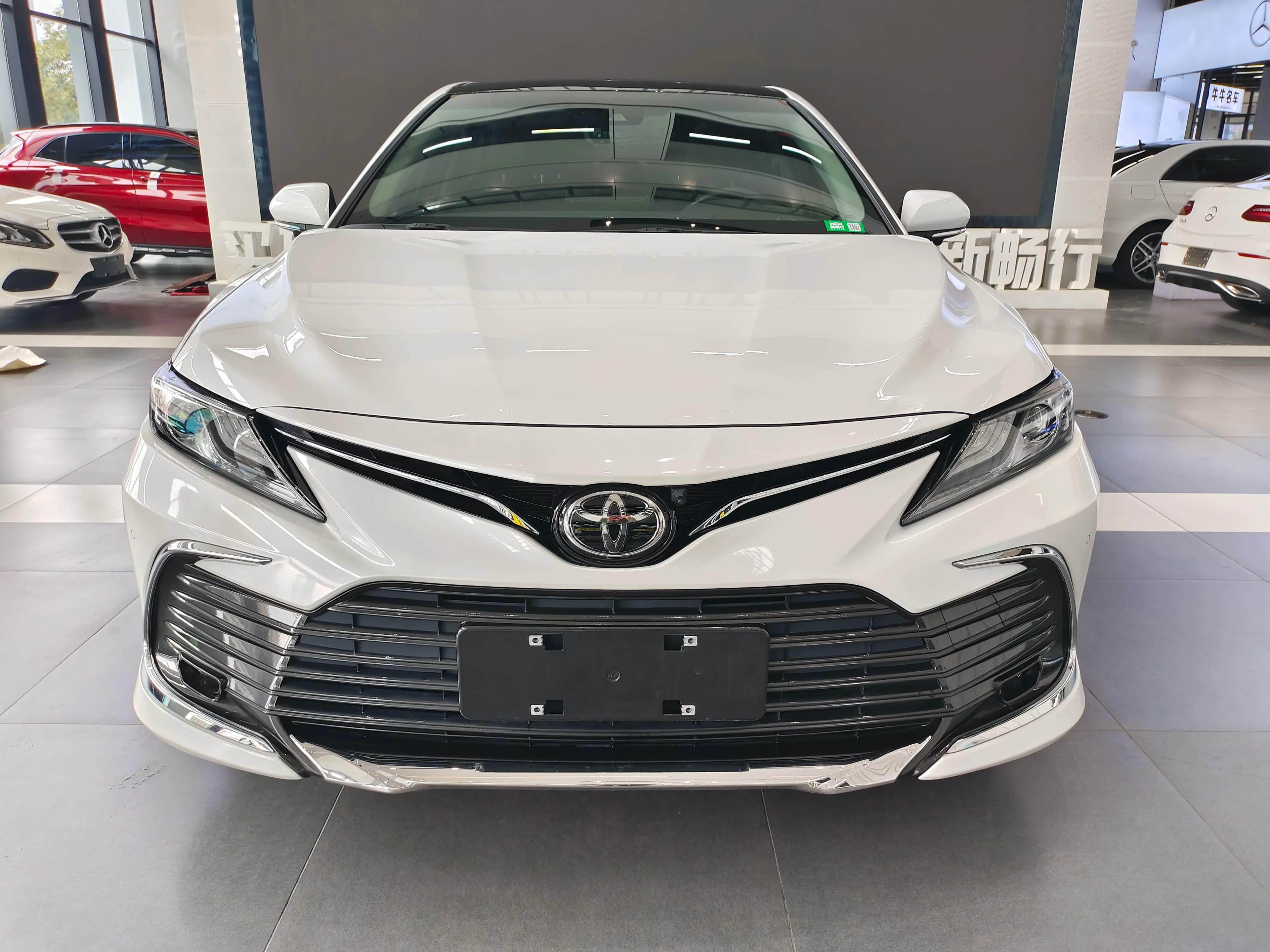 Toyota Camry 2024 г. 14105 км. — фото 2