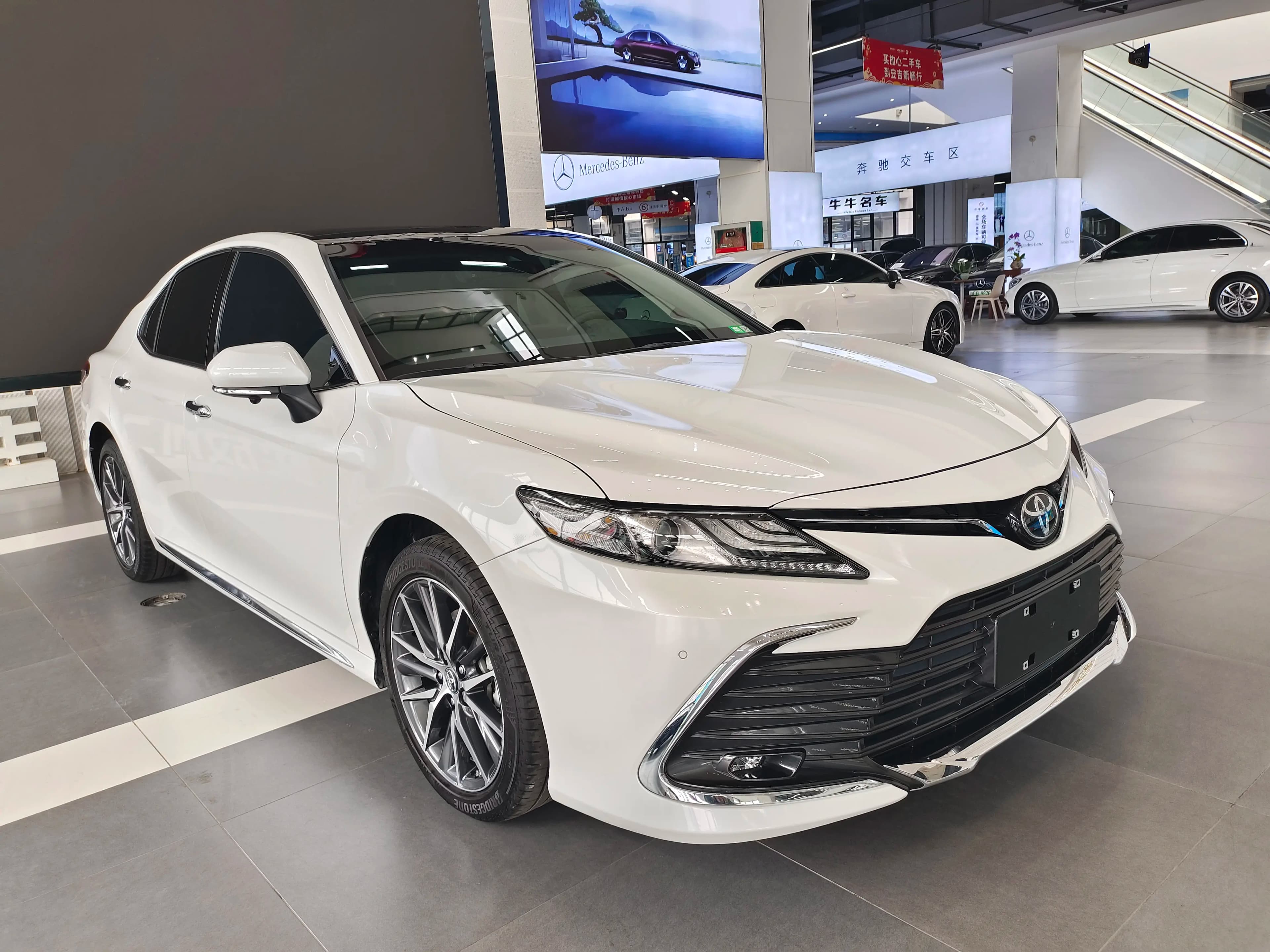 Toyota Camry 2024 г. 14105 км. — фото 3