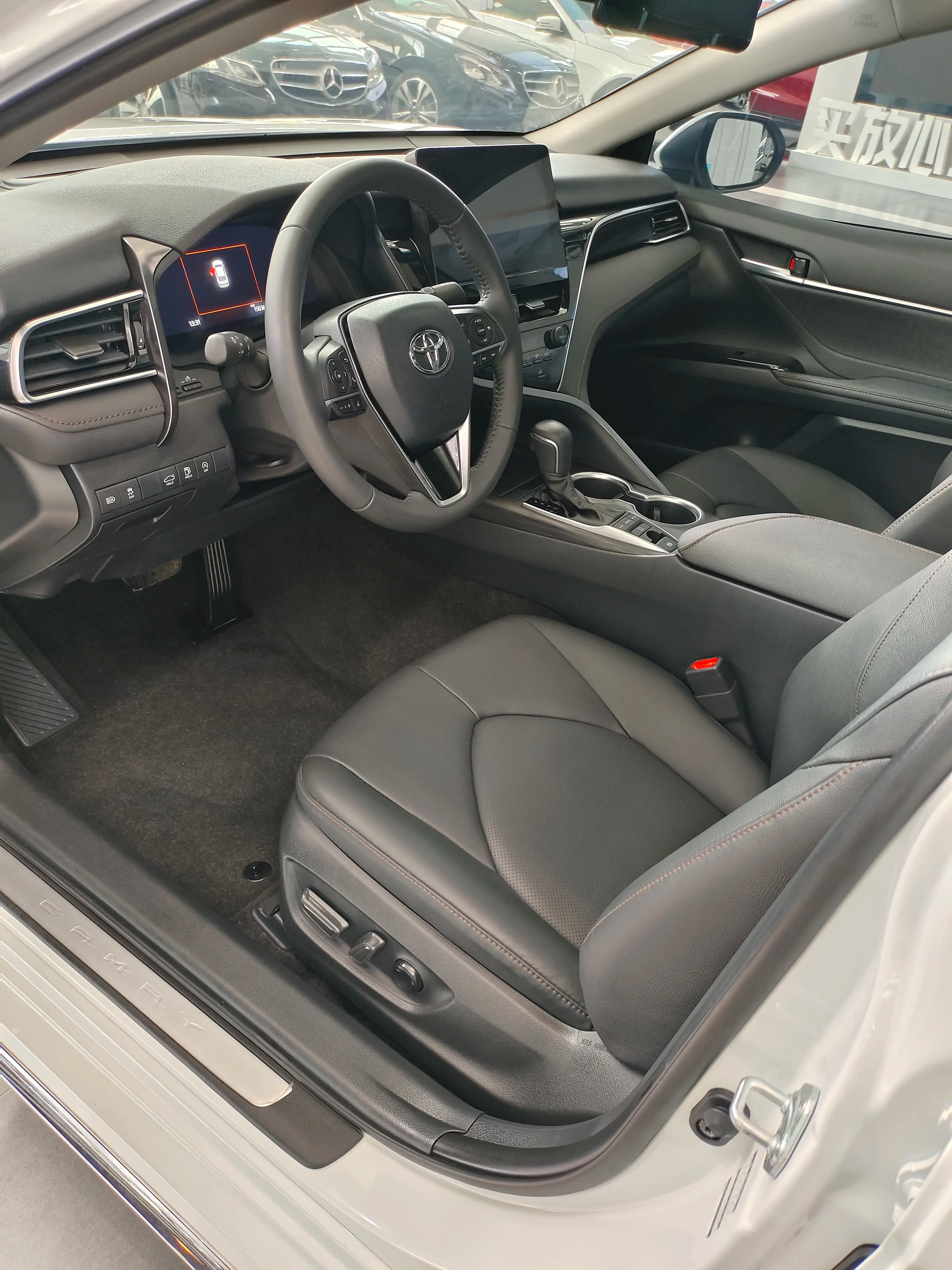 Toyota Camry 2024 г. 14105 км. — фото 9