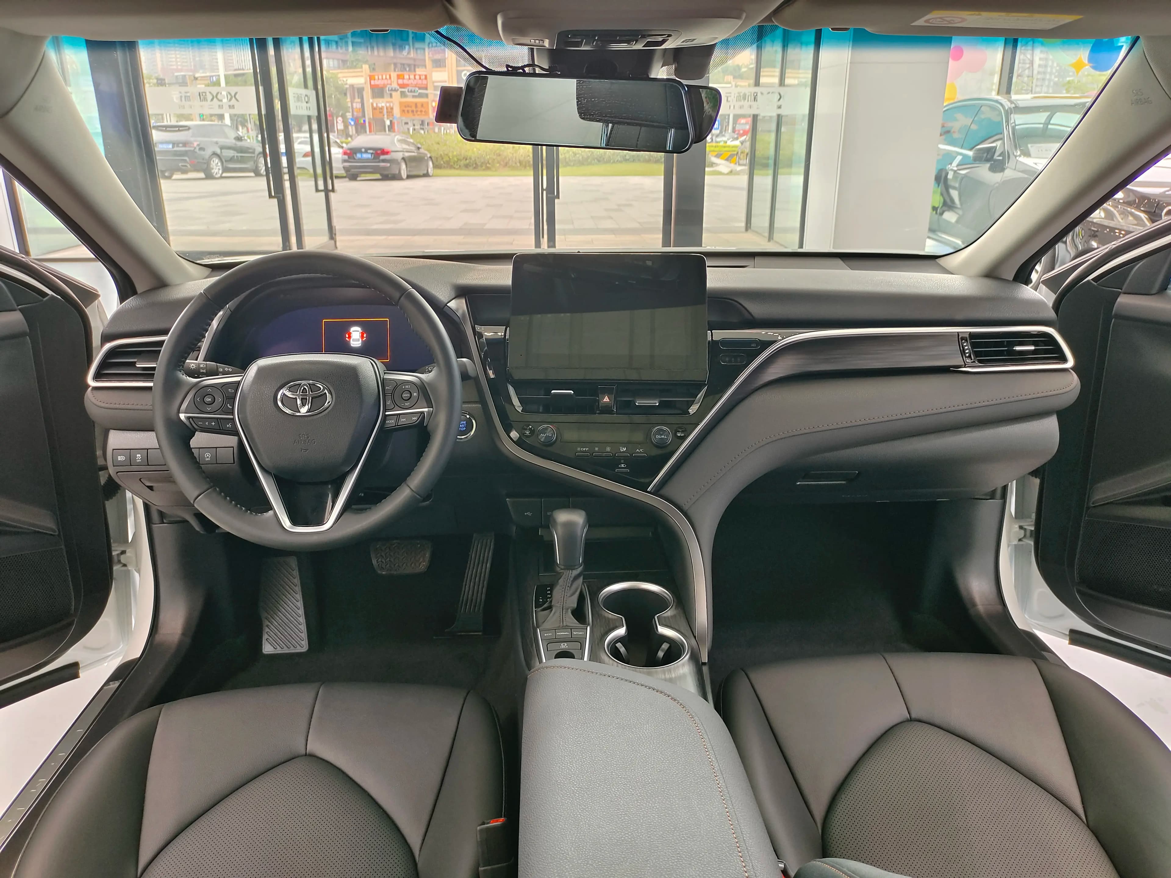 Toyota Camry 2024 г. 14105 км. — фото 10
