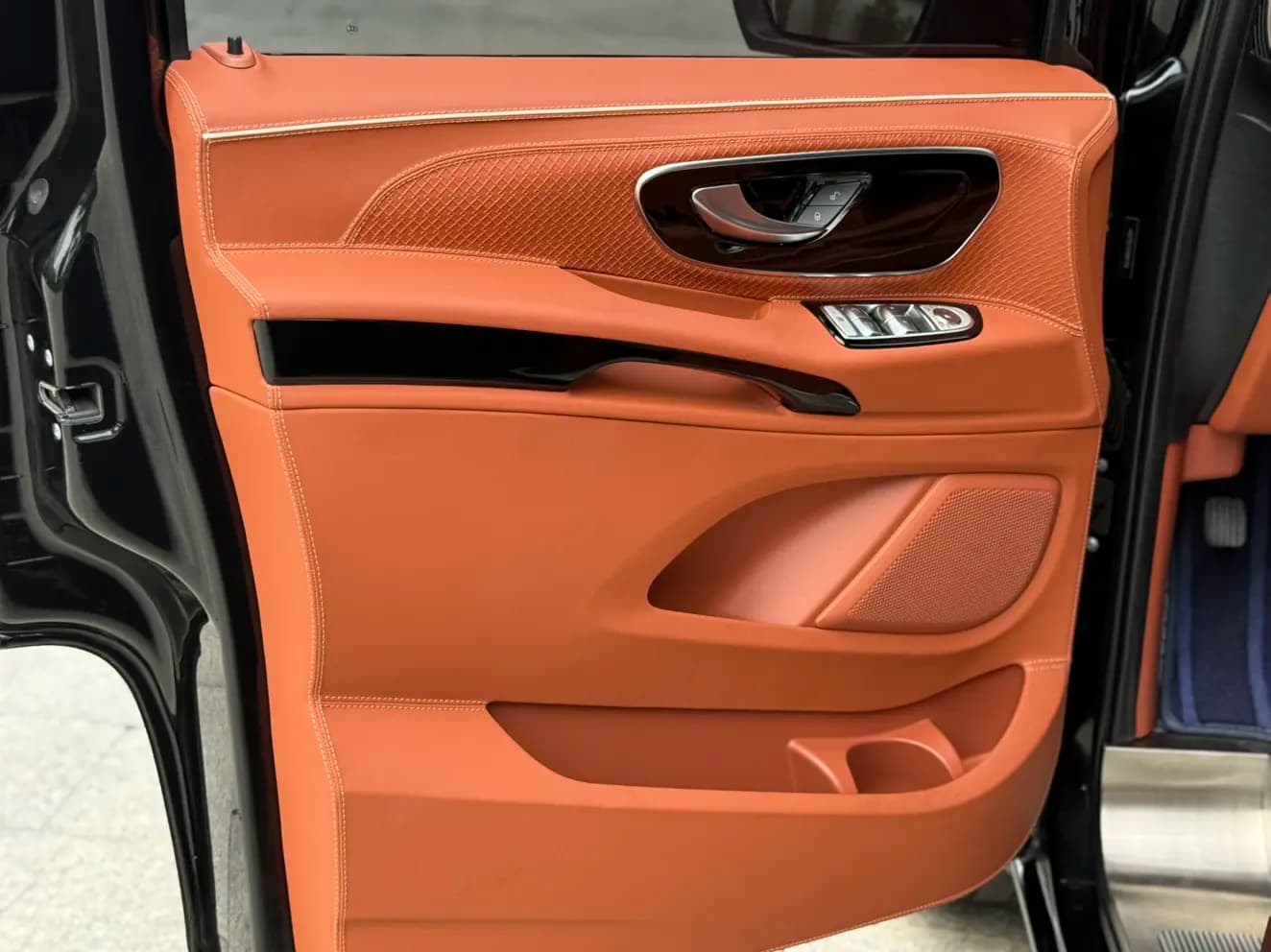 Mercedes-Benz Vito 2023 г. 23000 км. — фото 11