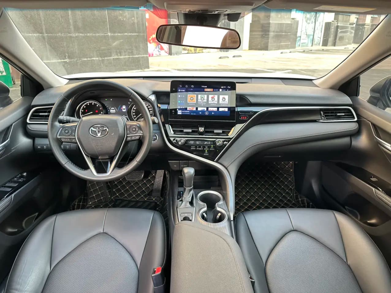 Toyota Camry 2024 г. 30107 км. — фото 12