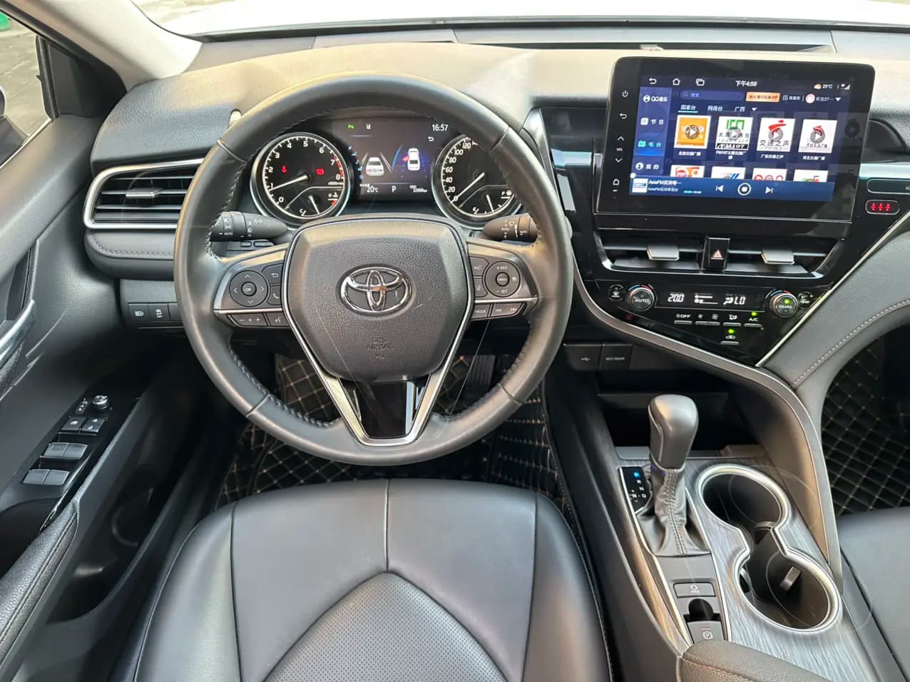 Toyota Camry 2024 г. 30107 км. — фото 14