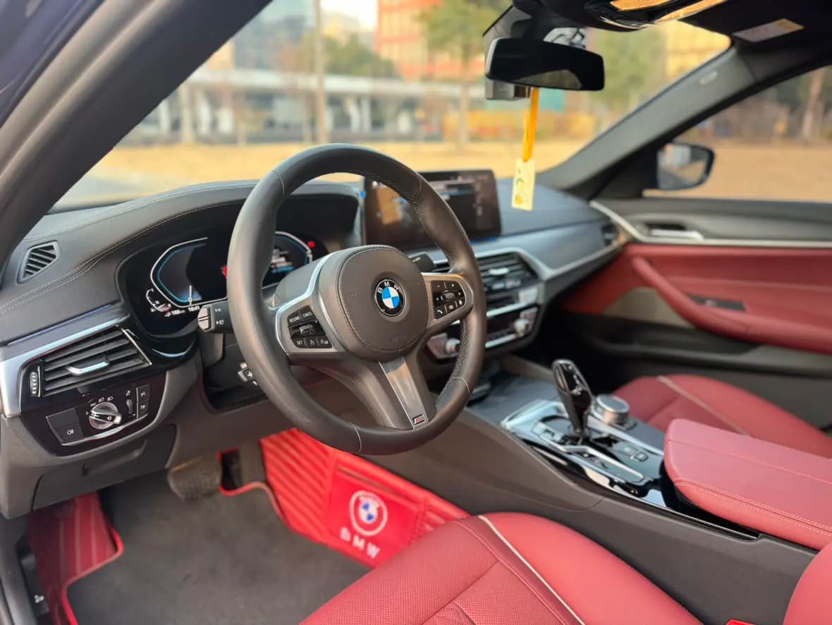BMW 5 Series PHEV 2021 г. 41000 км. — фото 13