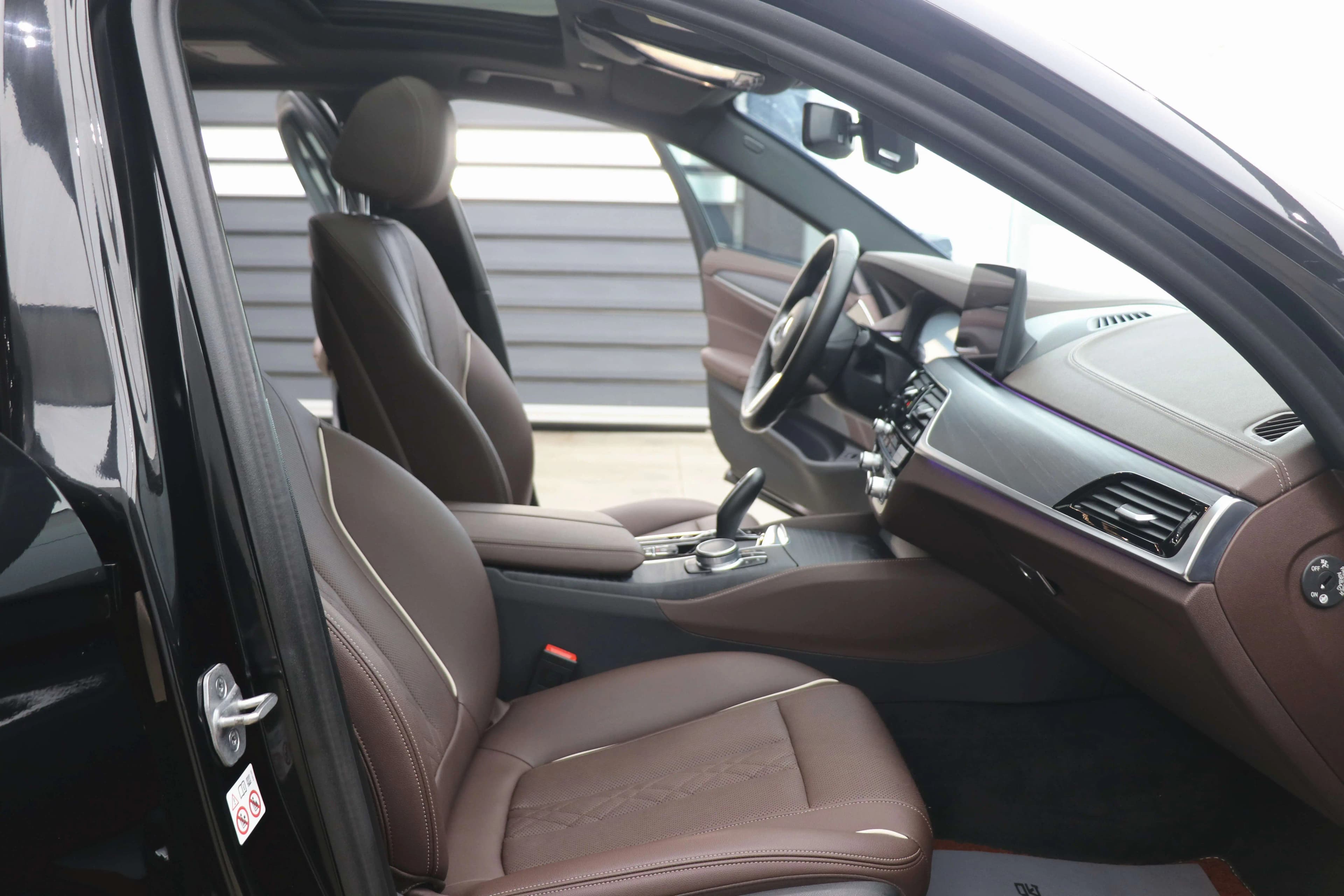 BMW 5 Series PHEV 2021 г. 44000 км. — фото 29
