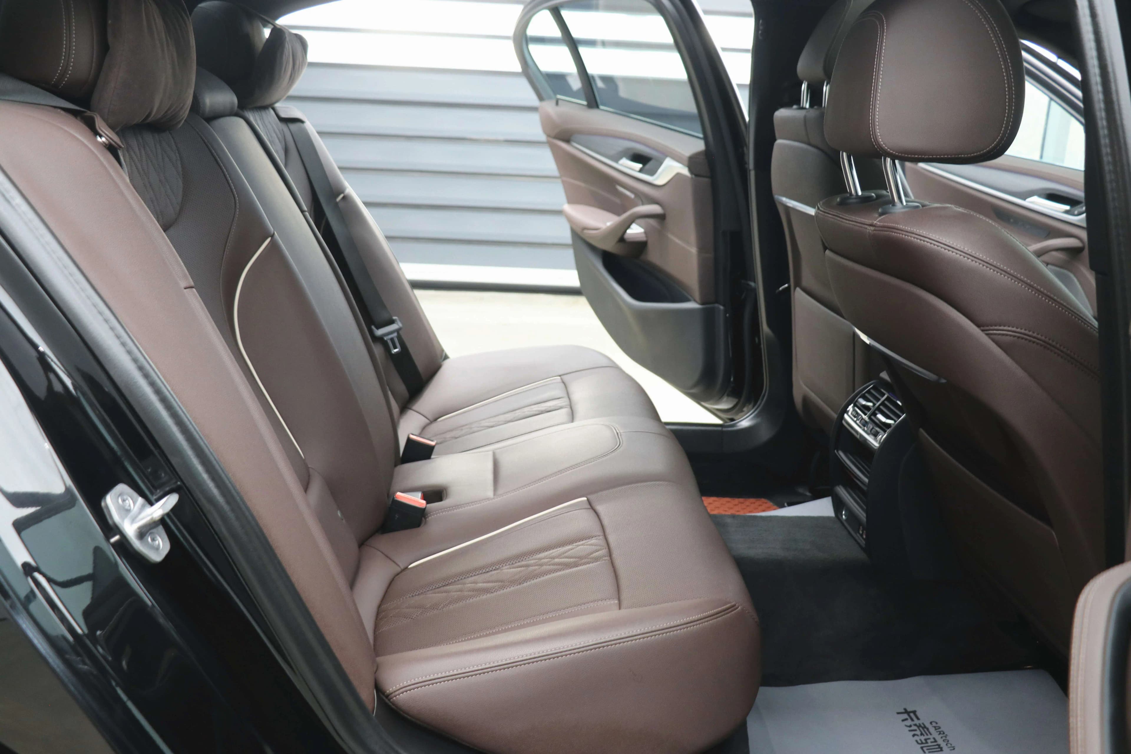 BMW 5 Series PHEV 2021 г. 44000 км. — фото 30
