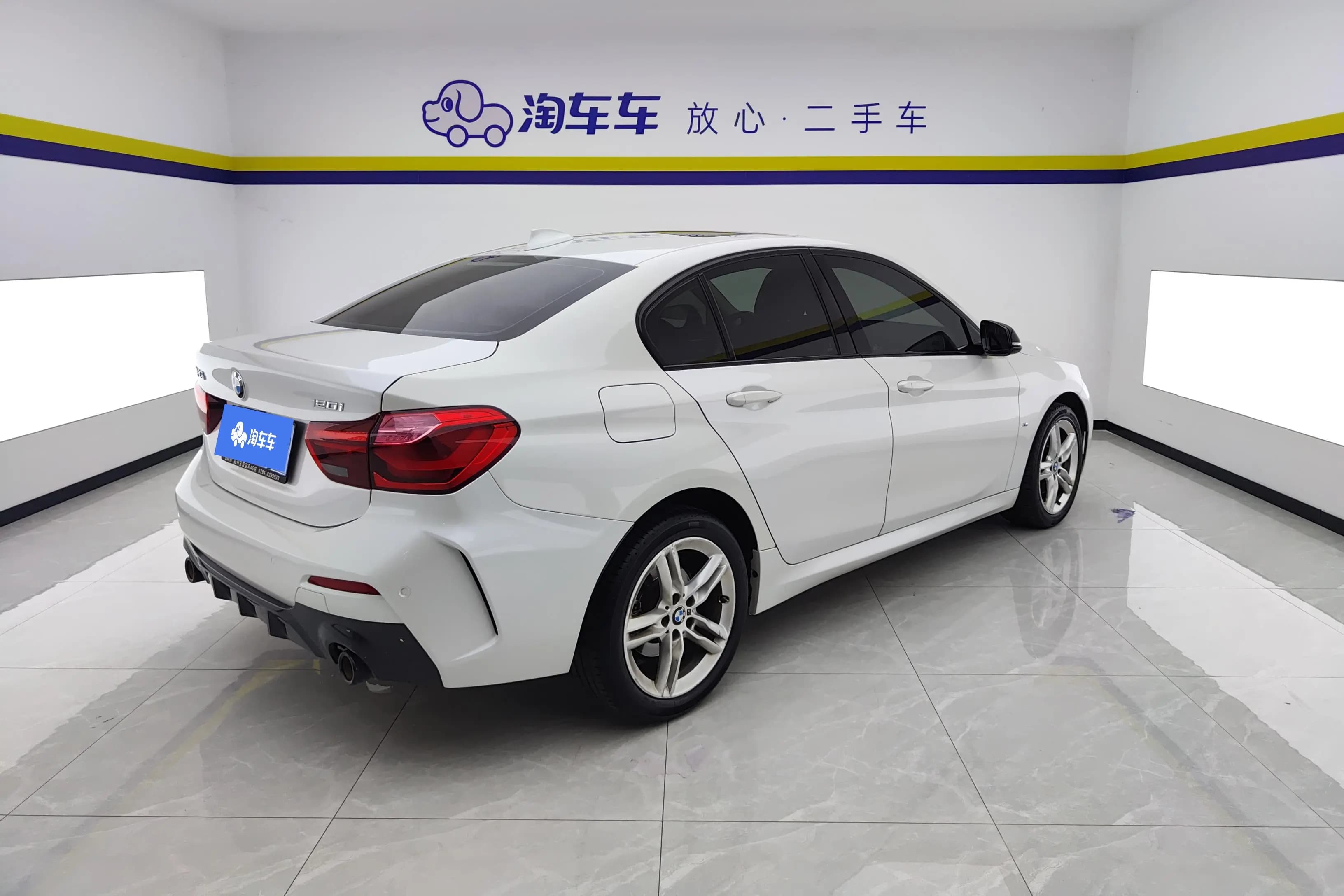 BMW 1 Series 2023 г. 33074 км. — фото 3