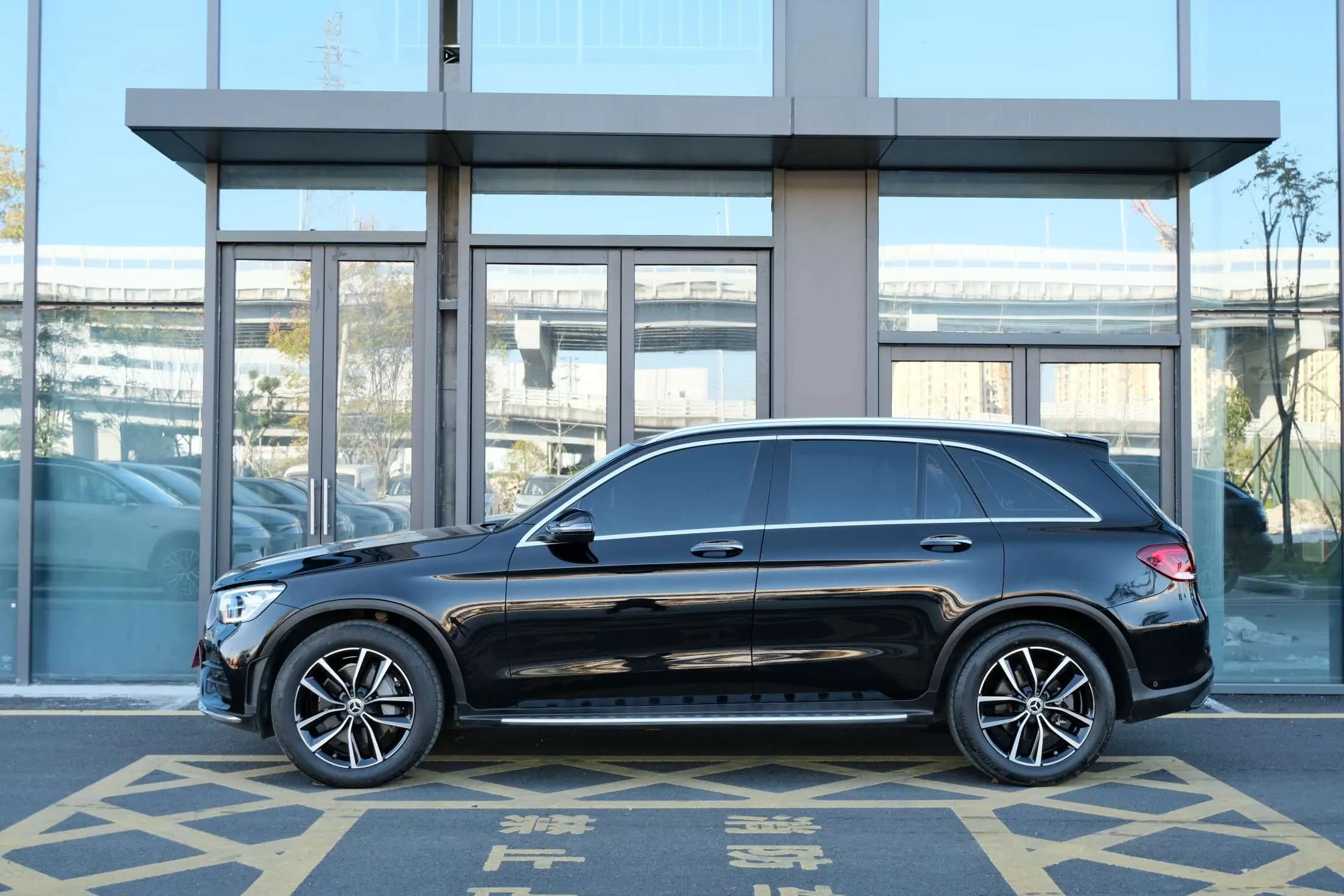 Mercedes-Benz GLC 2022 г. 54074 км. — фото 4